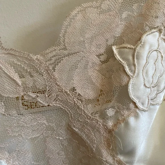 Victoria’s Secret Gold Label Vintage Camisole and Tap Pants size M - Picture 6 of 11